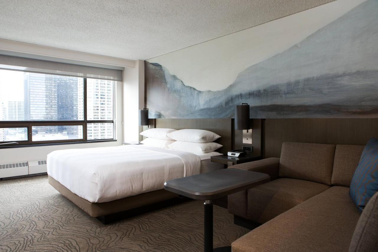 Calgary Marriott Downtown Hotel Exterior photo