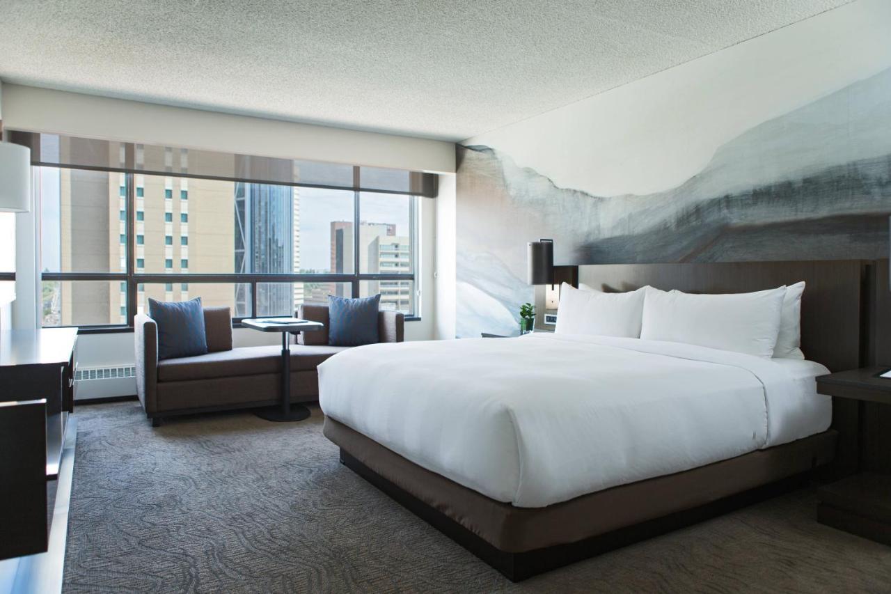 Calgary Marriott Downtown Hotel Exterior photo